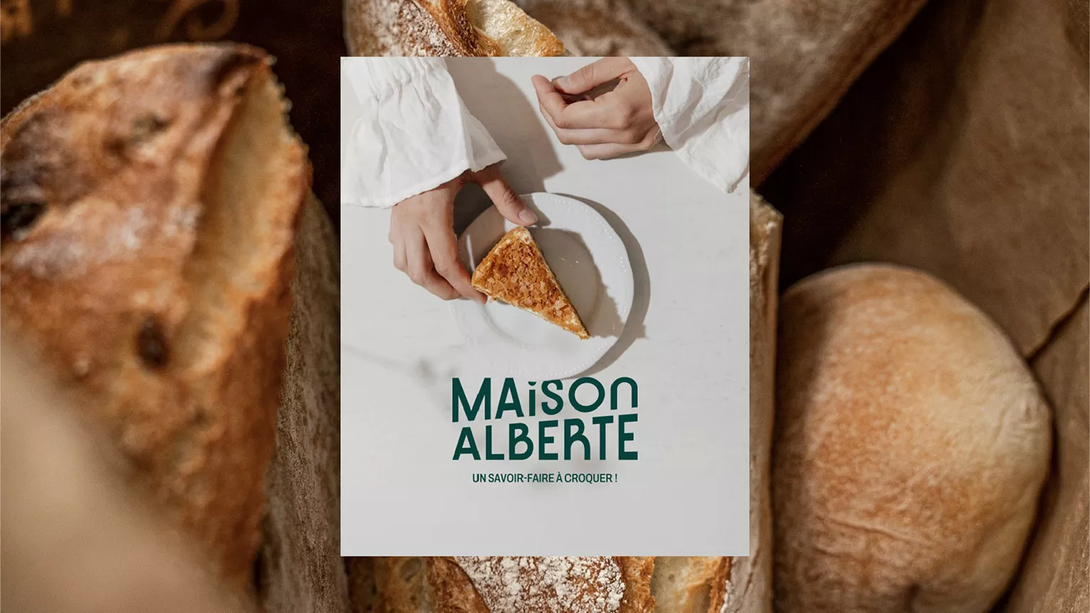 Enseigne créée par notre agence identité visuelle et communication pour Maison Alberte, boulangerie haut de gamme à Valenciennes.